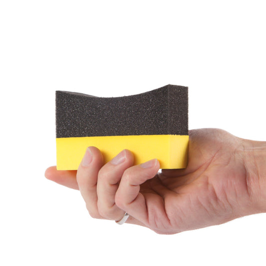 Applicateur courbé pour brillance des pneus