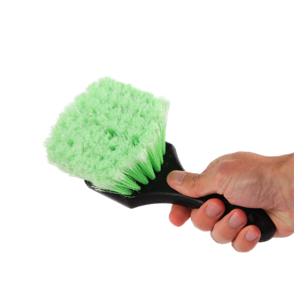 Brosse pour roues et ailes